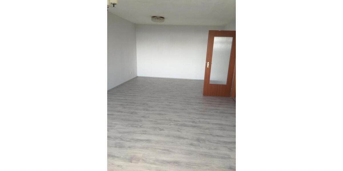 Etagenwohnung Remscheid Gemarkung Bergisch Born - 3.5 Zimmer, 98 m&sup2;, 220.000&euro; | Angebot:24954000