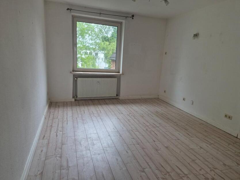 Dachgeschoßwohnung zzgl. ein gesonderten Raum