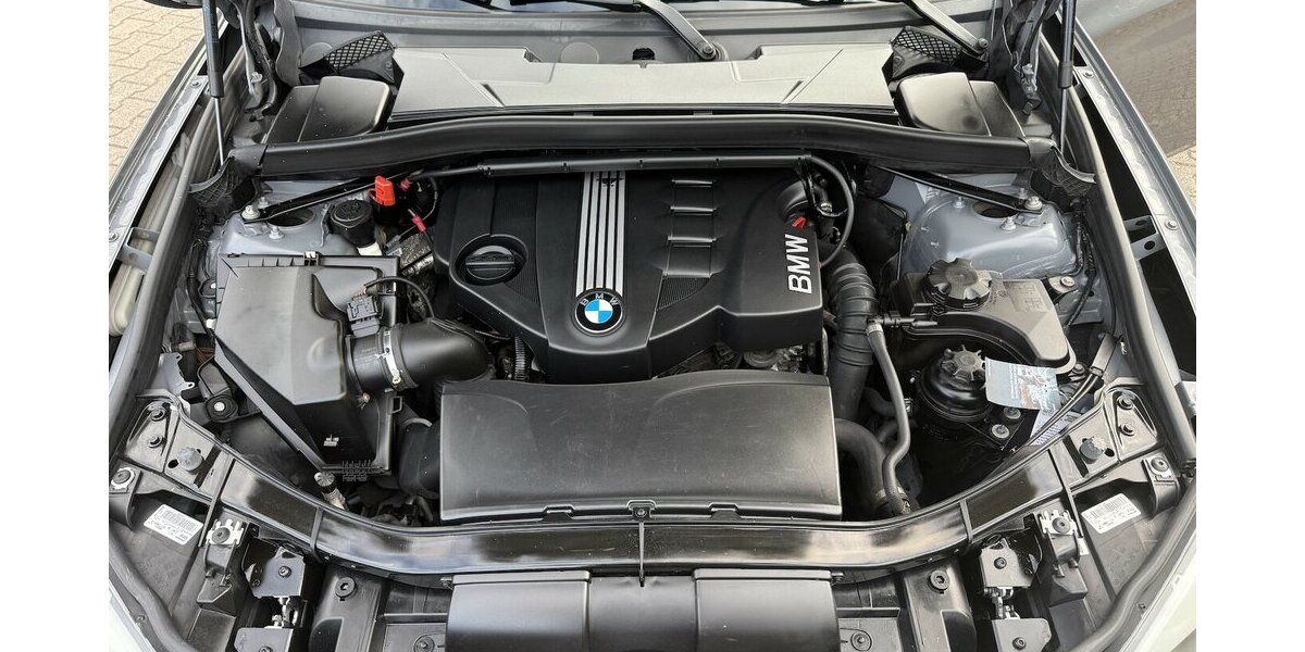 BMW X1 xDrive 20d X Line*Leder,Navi,Xenon,AHK,Top* 309.000 km 5.850 &euro; Schorndorf 73614