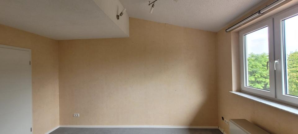 Dachgeschoßwohnung Bretten - 3 Zimmer, 102 m&sup2;, 1.070&euro; | Angebot:25044501