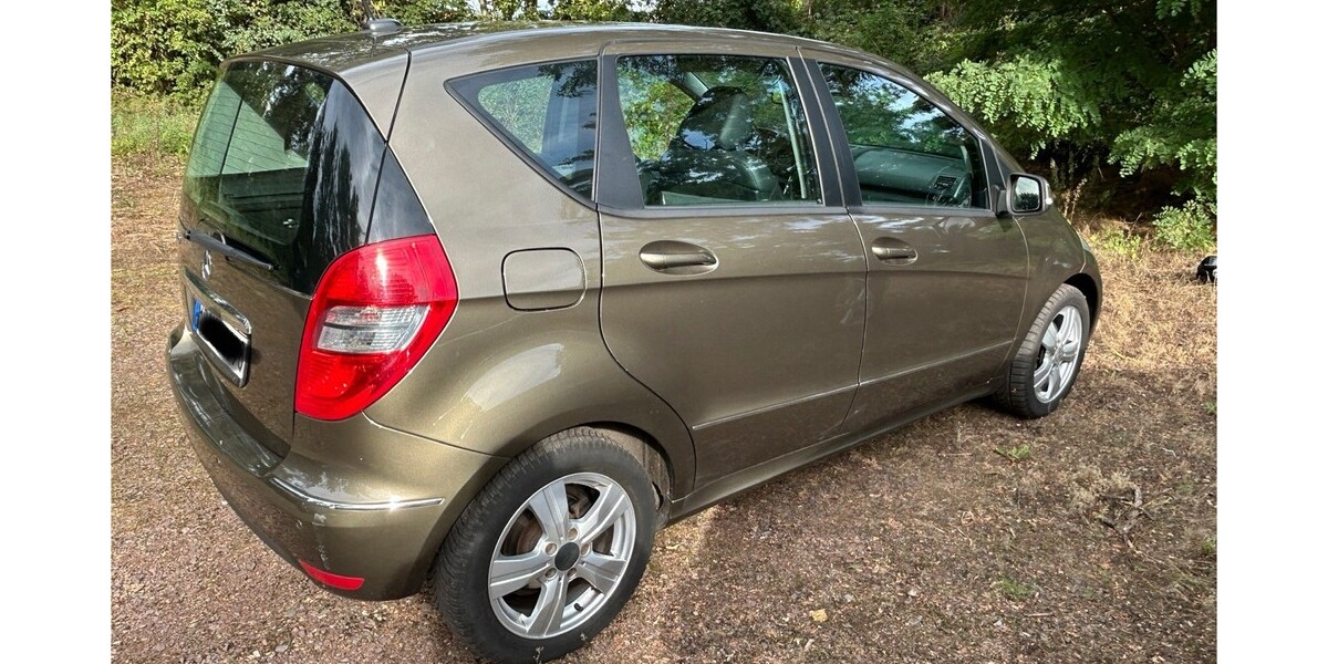 Mercedes-Benz 12.01.2009 193.333 km 3.300 &euro; Magdeburg 39104