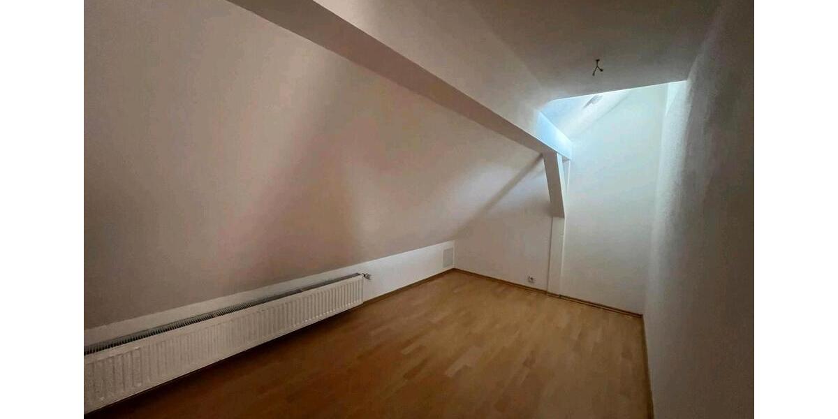 Dachgeschoßwohnung Rotenburg an der Fulda - 3 Zimmer, 80 m&sup2;, 500&euro; | Angebot:26132848