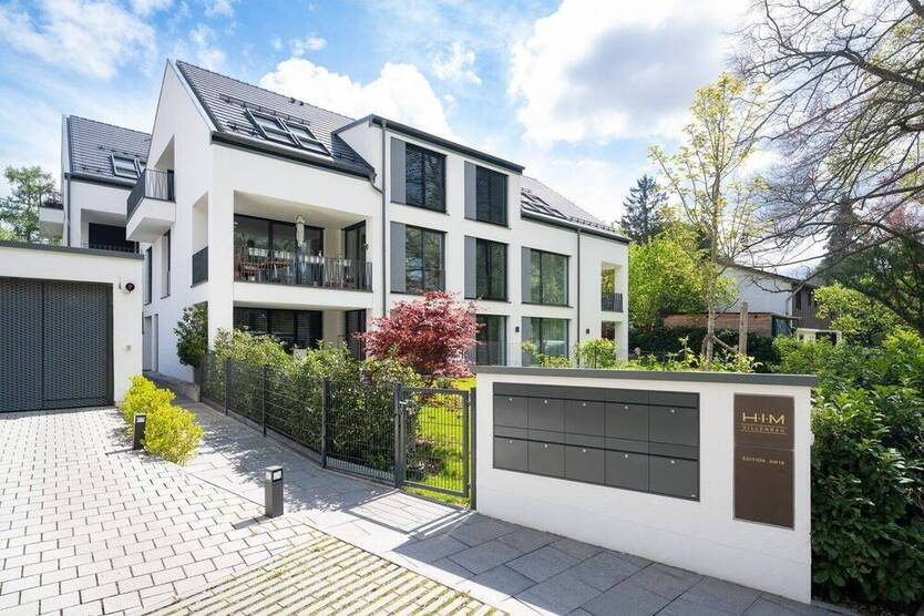 Lichterfüllte, wertige 2-Zi.-GartenWohnung mit zwei Terrassen, direkt an der Würm, von HIM-Villenbau!