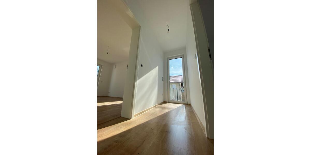 Dachgeschoßwohnung Oranienburg - 3 Zimmer, 88 m&sup2;, 1.496&euro; | Angebot:23297890