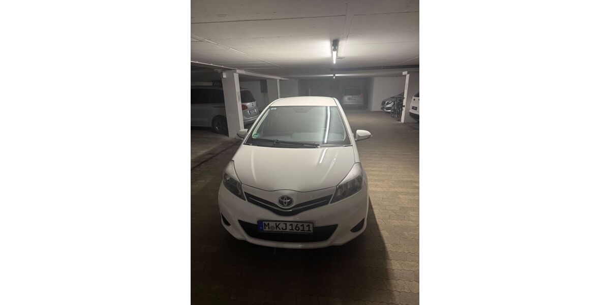 Toyota Yaris 140.000 km 4.900 &euro; München 81547