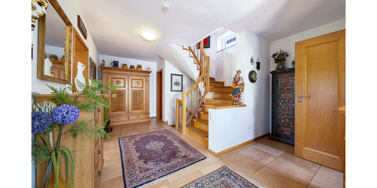 RUHIGES WOHNEN IN BESTER LAGE – MODERNES EINFAMILIENHAUS MIT SONNIGEM GARTEN - Einfamilienhaus Gräfelfing | Angebot:26522500