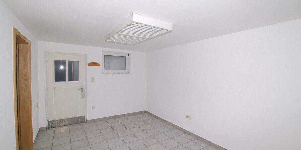 Doppelhaushälfte Lupburg - 4 Zimmer, 170 m&sup2;, 1.440&euro; | Angebot:25390918