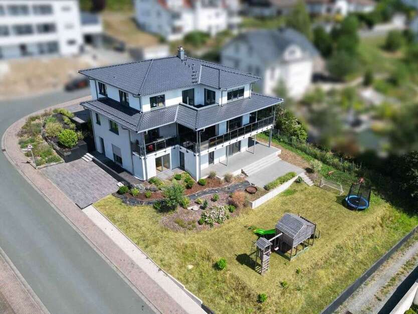 Haus zum Kaufen in Biedenkopf 1.390.000 € 350 m²