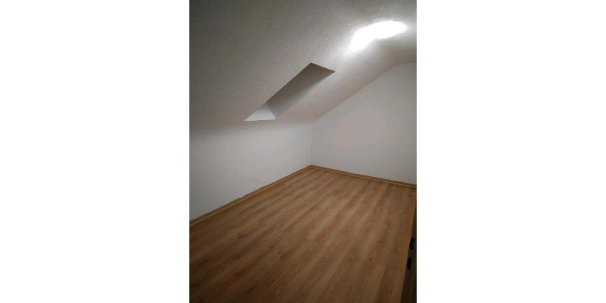 Dachgeschoßwohnung Backnang - 2 Zimmer, 32 m&sup2;, 570&euro; | Angebot:26288215