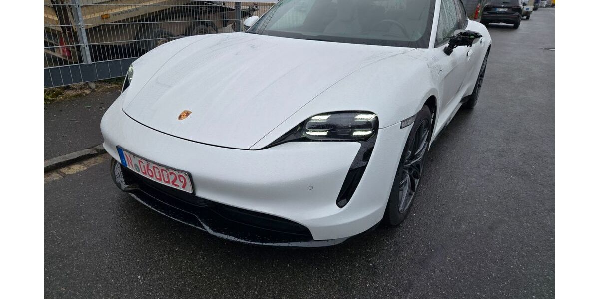 Porsche Taycan 27.000 km 38.500 &euro; Nürnberg 90427