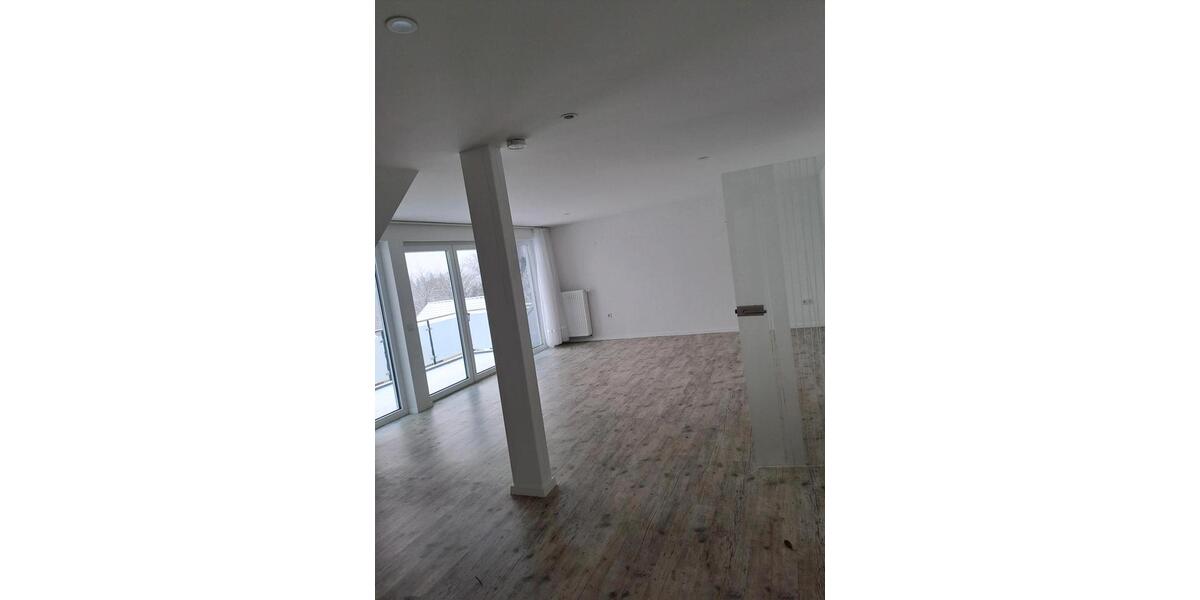 DG- Wohnung 900€ Kaltmiete... 3 zimmer