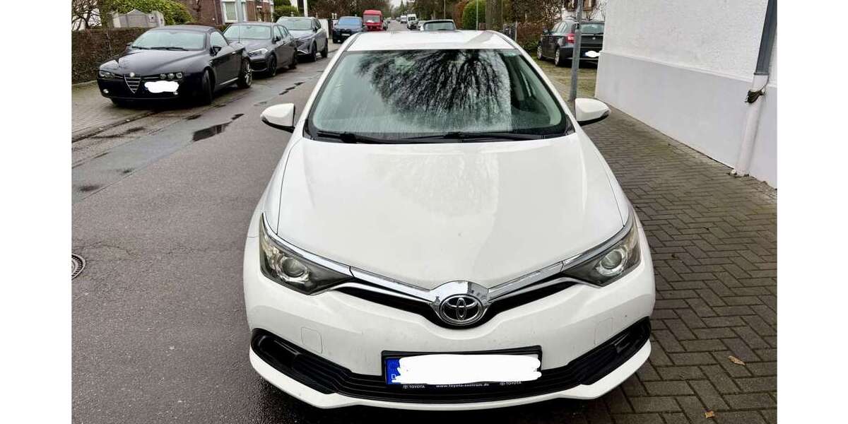 Toyota Auris 57.500 km 10.900 &euro; Schwetzingen 68723