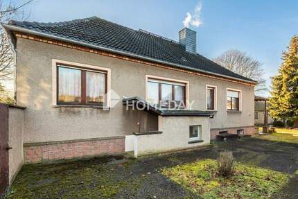 Freistehendes EFH mit Doppelgarage, Nebengebäude & viel Potenzial in Burg 4 zimmer