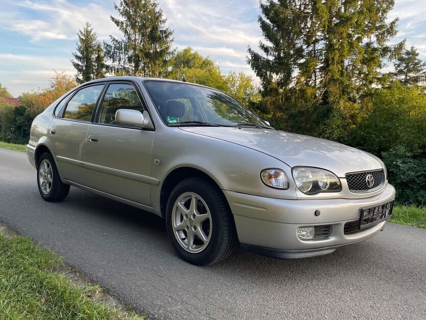Toyota Corolla 157.000 km 2.990 € Bremen 28197