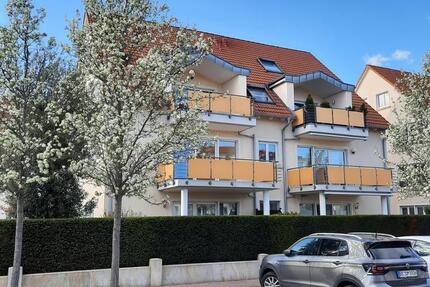2 Zimmer Whg mit Balkon, EBK, TG, Aufzug
