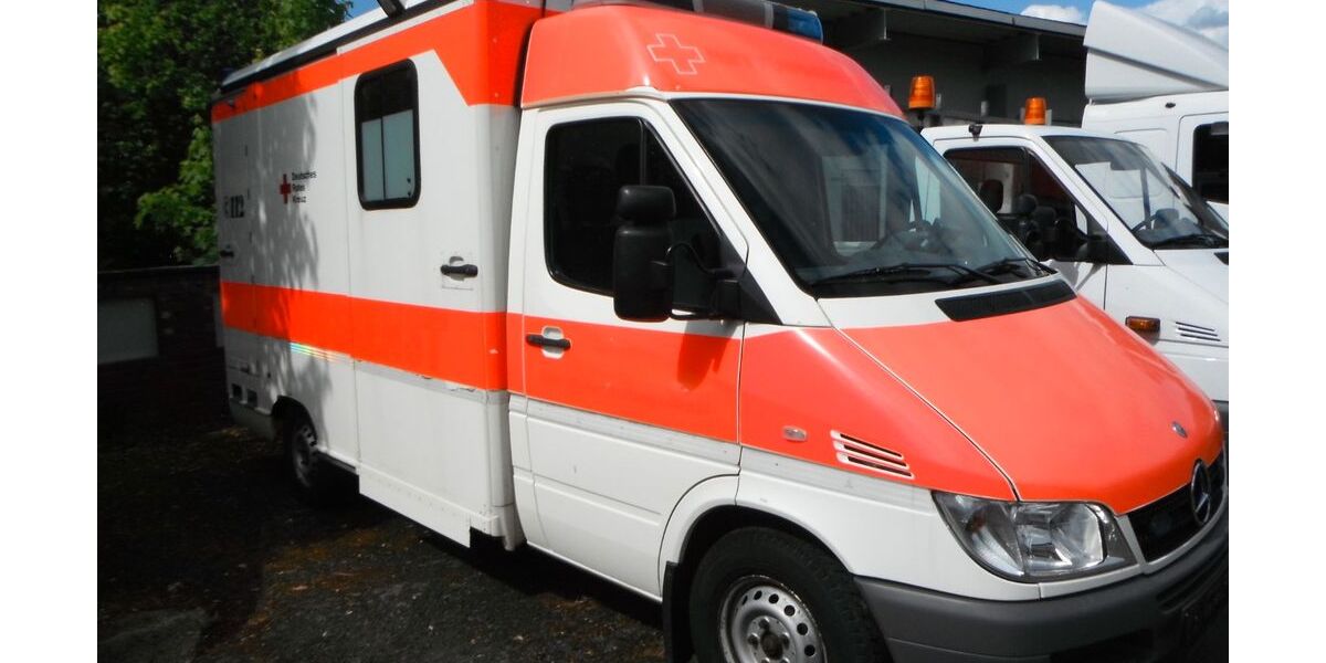 Mercedes-Benz Sprinter 305.090 km 9.400 &euro; Dillenburg 35687