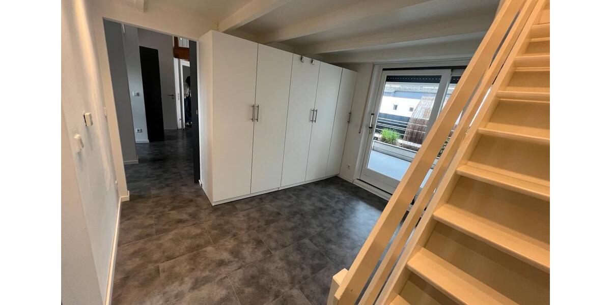 Dachgeschoßwohnung Offenbach am Main Hafen - 2.5 Zimmer, 82 m&sup2;, 320.000&euro; | Angebot:26727373