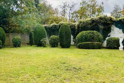 Haus zum Kaufen in Niederhöchstadt 975.000 € 195 m² 7 zimmer