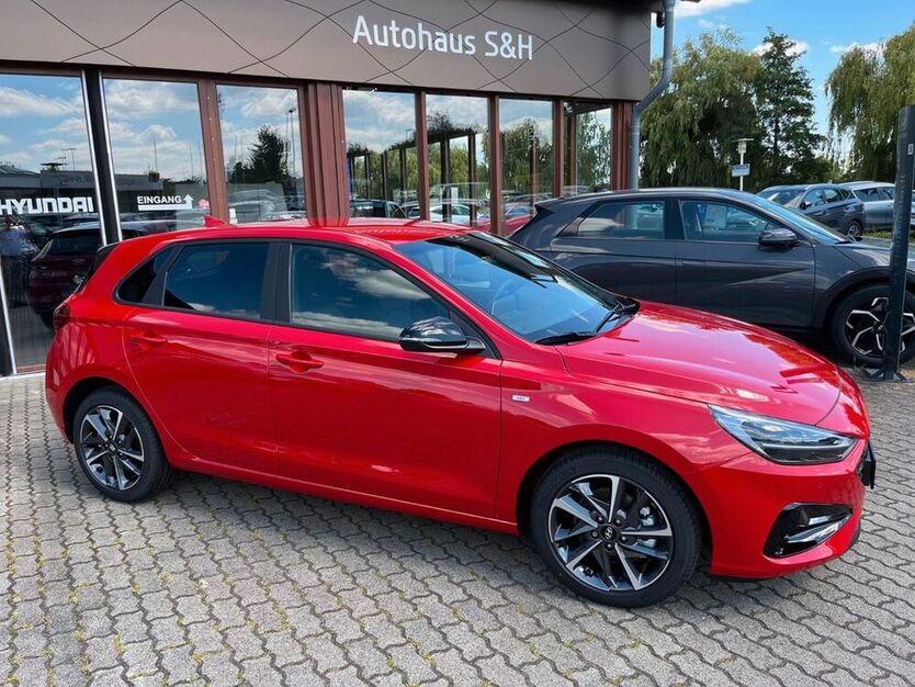 i30