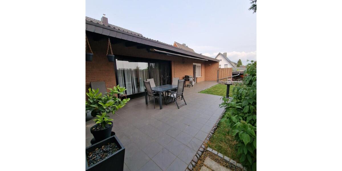 Freistehendes Einfamilienhaus - zwei Wohnungen – nicht vermietet 6 zimmer