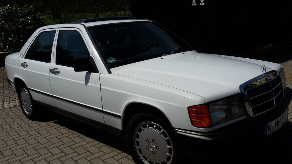 Mercedes-Benz 190 139.625 km 8.500 &euro; Mühlental-Elstertal 08626
