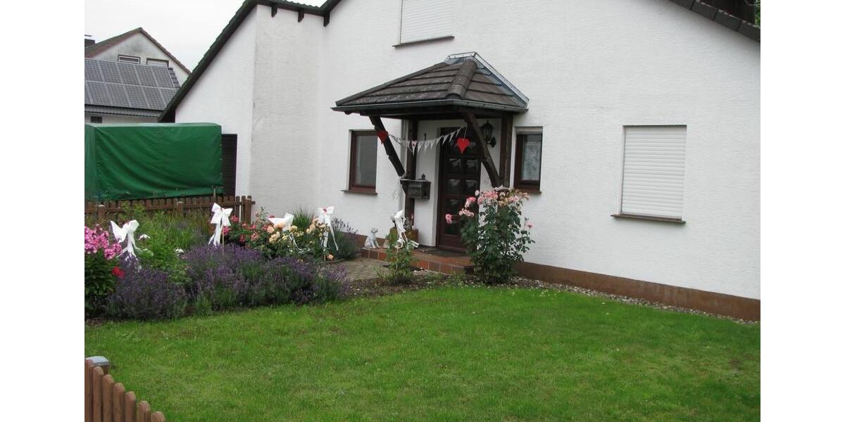 Einfamilienhaus Borken (Hessen) - 5 Zimmer, 122 m&sup2;, 400.000&euro; | Angebot:26578045