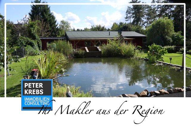 Wohnhaus-Bungalow auf 2400 m² Grundstück mit Schwimmteich und Nebengelass
