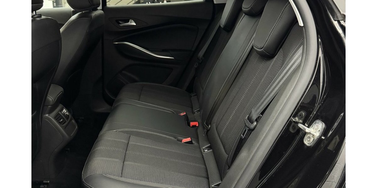 Opel Grandland GS Line 1.2 Turbo 130 LED Carplay Navi 8.700 km 20.680 &euro; Lich 35423