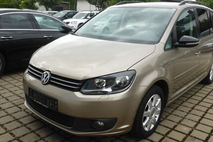 VW Touran 124.500 km 9.990 € Wolfenbüttel 38304