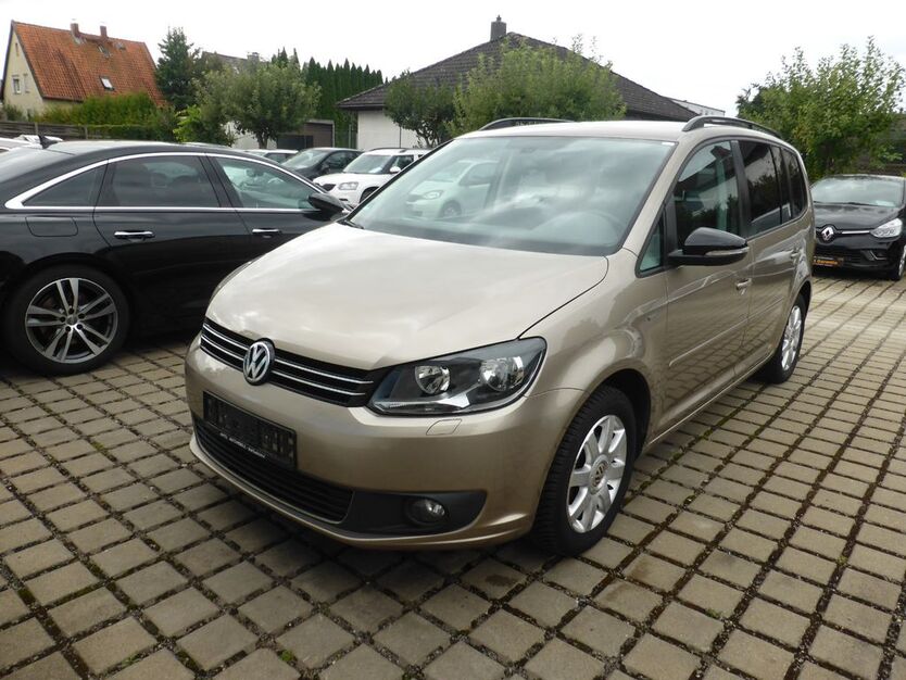 VW Touran 124.500 km 9.990 € Wolfenbüttel 38304
