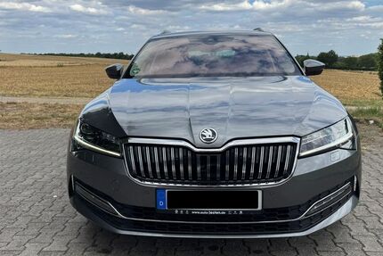 Skoda Superb 66.000 km 25.800 &euro; Wiesbaden 65205