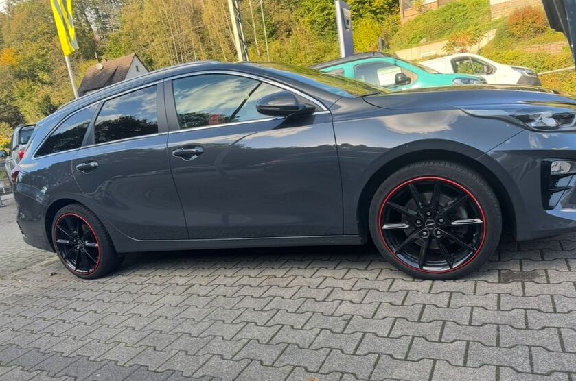 Kia ceed Sportswagon 61.000 km 19.999 € Gummersbach 51645