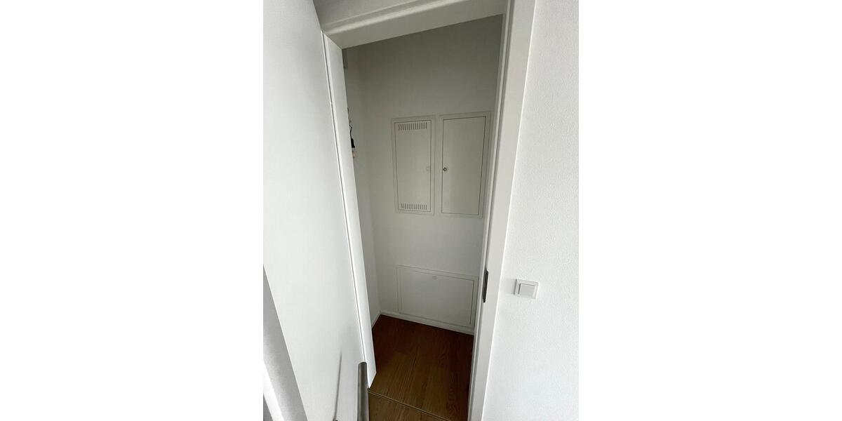 Etagenwohnung Neuss - 4 Zimmer, 94 m&sup2;, 1.363&euro; | Angebot:24470003