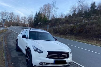 INFINITI QX70 112.000 km 16.000 &euro; Attendorn 57439