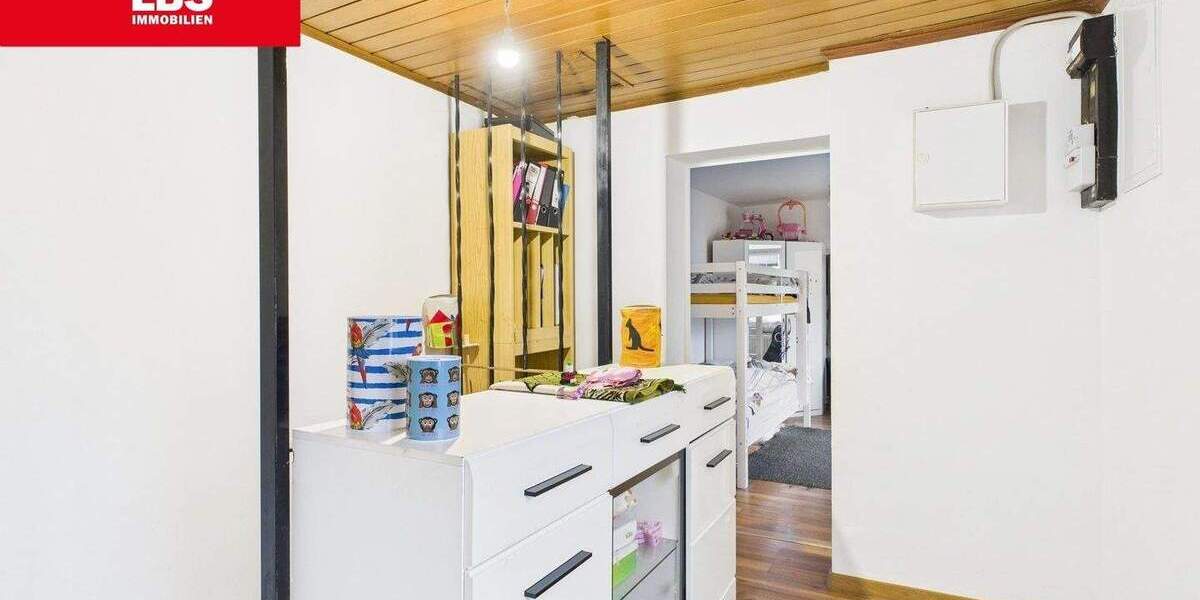 Mehrfamilienhaus, Wohnhaus Bonn Lannesdorf - 6 Zimmer, 188 m&sup2;, 330.000&euro; | Angebot:24635053