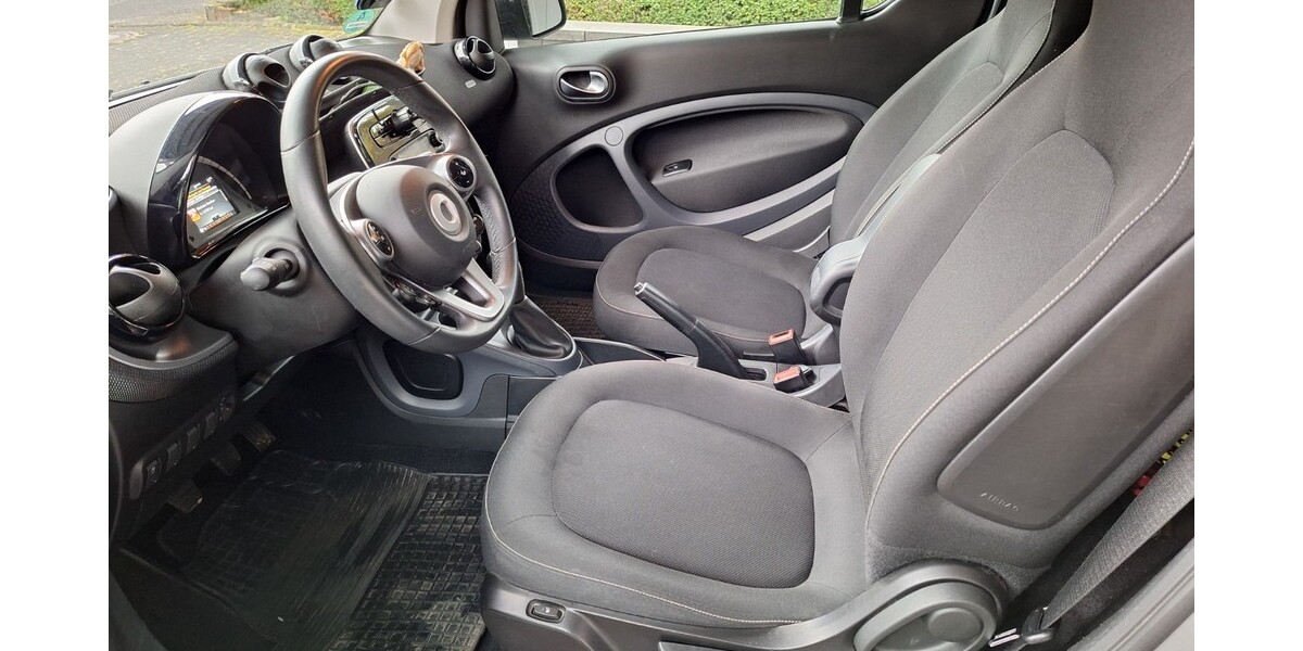 Smart Fortwo Cabrio 45.200 km 10.500 € Isenburg 56269