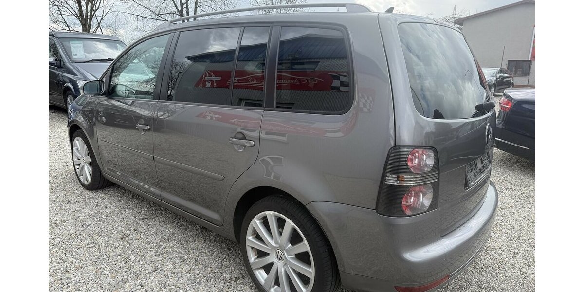 VW Touran 2.0 TDI DSG R-Line Edition Xenon Navi 223.500 km 7.500 &euro; Altdorf 84032