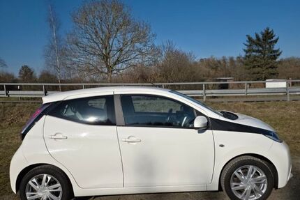 Toyota Aygo (X) 35.500 km 8.850 &euro; Frankenberg 35066