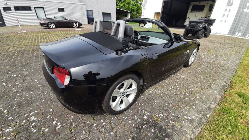 BMW Z4 56.350 km 14.500 € Bad Salzuflen 32107
