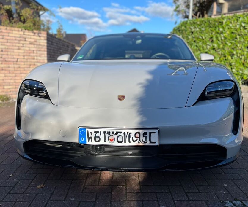 Porsche Taycan 43.900 km 58.711 € Westerstede 26655