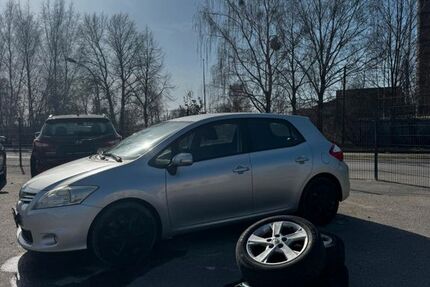 Toyota Auris 204.000 km 3.750 &euro; Velten 16727