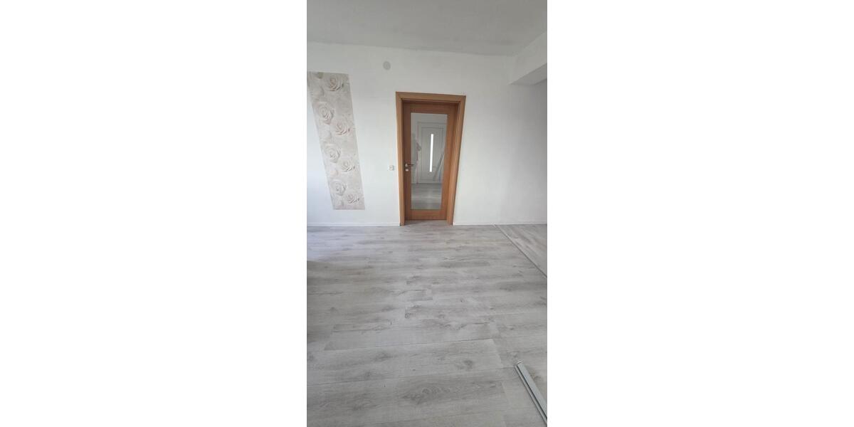 Etagenwohnung Emmerthal - 5 Zimmer, 110 m&sup2;, 850&euro; | Angebot:26099719