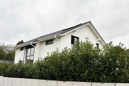 Von Privat: Exklusives Einfamilienhaus mit moderner Architektur zimmer