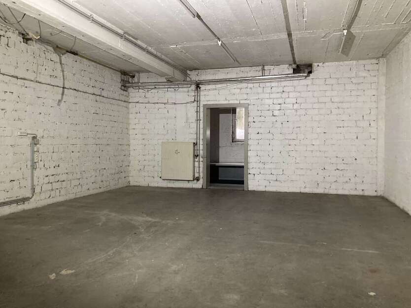 Halle in Frankfurt 650 € 110 m²