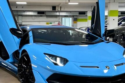 Lamborghini Aventador 8.500 km 549.999 € München 81827