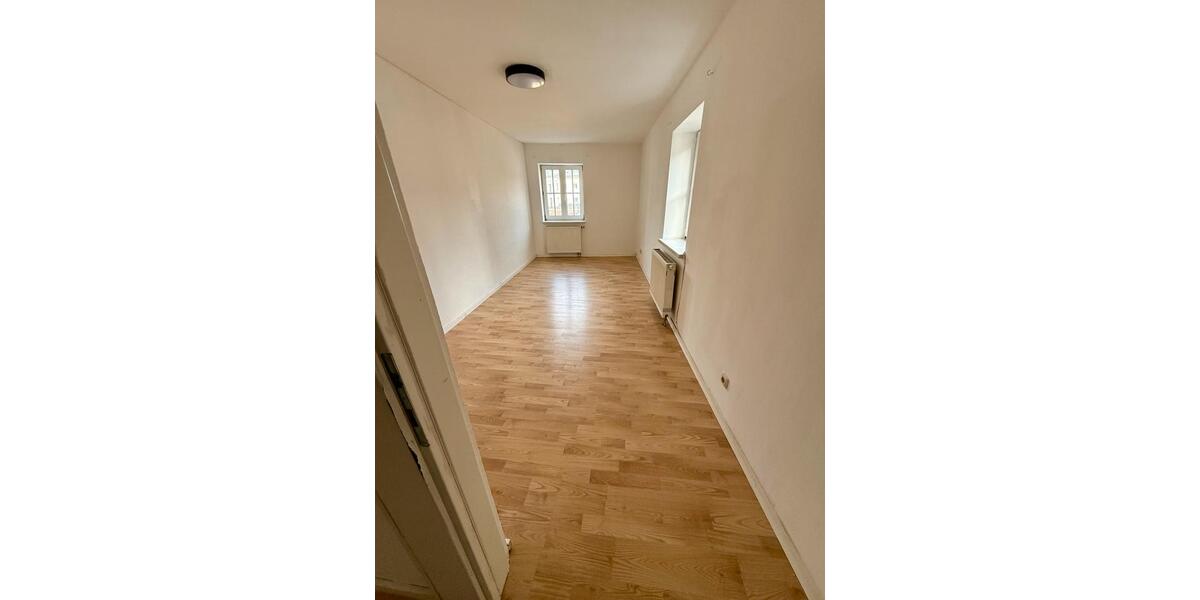 Mehrfamilienhaus, Wohnhaus Landau an der Isar - 14 Zimmer, 380 m&sup2;, 740.000&euro; | Angebot:26091158