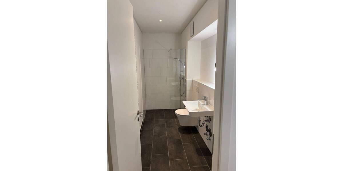 Etagenwohnung Offenbach am Main Hafen - 2 Zimmer, 71 m&sup2;, 1.335&euro; | Angebot:24286067