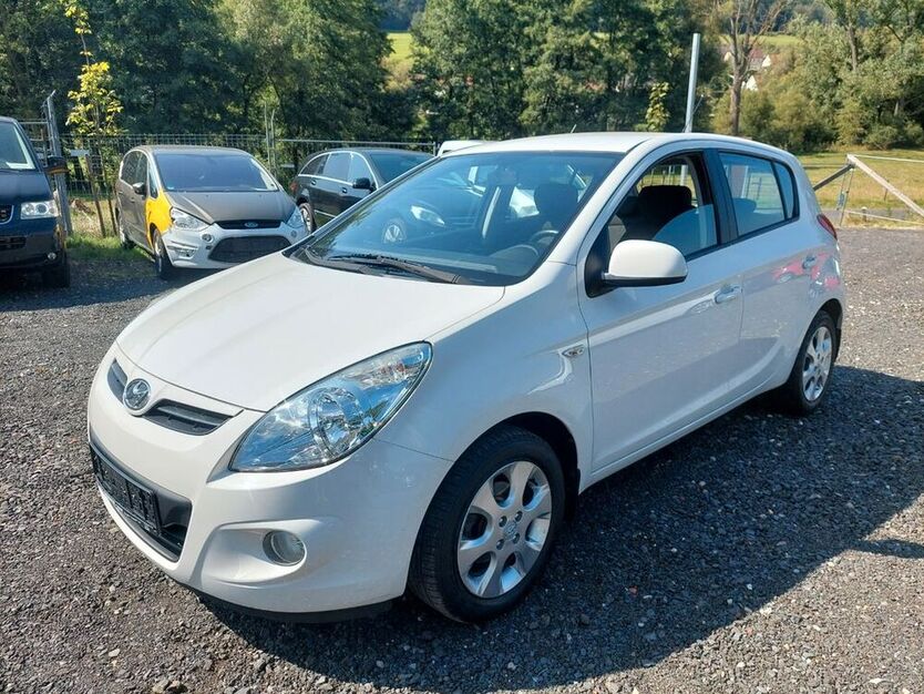 i20