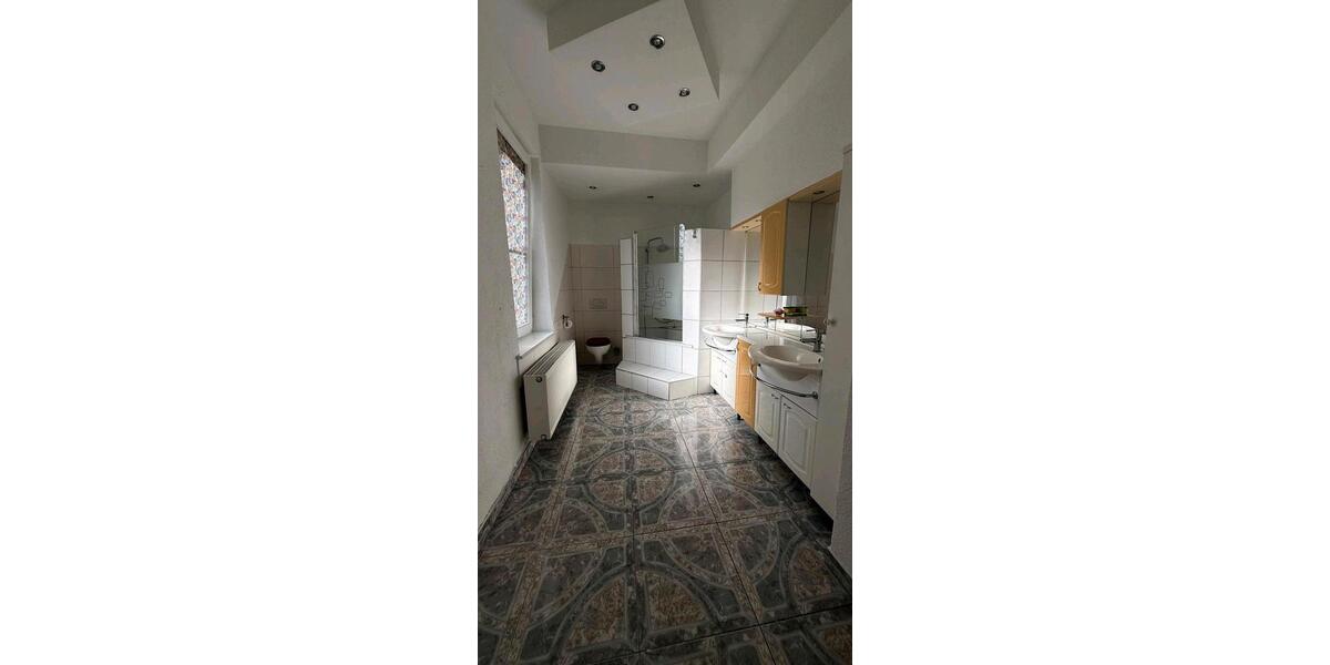 Erdgeschoßwohnung Coburg - 4.5 Zimmer, 120 m&sup2;, 230.000&euro; | Angebot:27107810