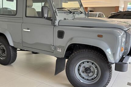 Land Rover Defender 1.100 km 326.900 &euro; Niederfischbach 57572